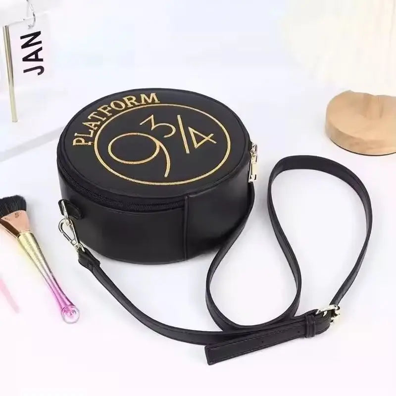 Magic School 9¾ Train Station Embroidered Round Makeup Bag - Image 5